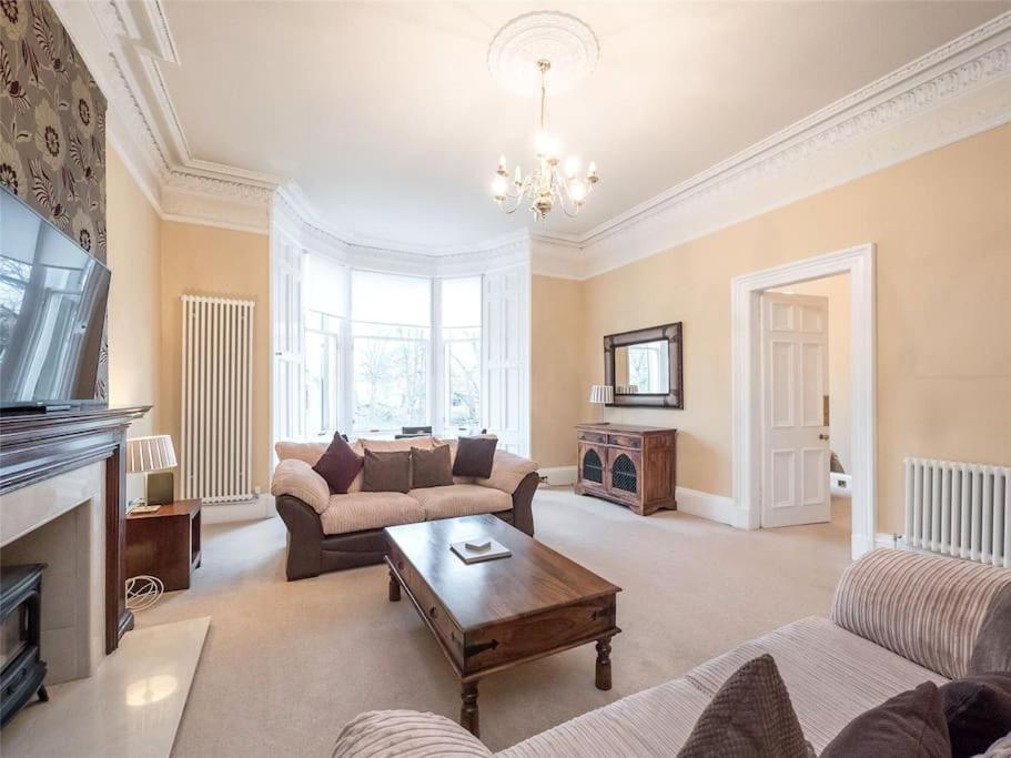 Beautiful & Bright 2 Bed Flat Murrayfield Edinburgh Exterior photo