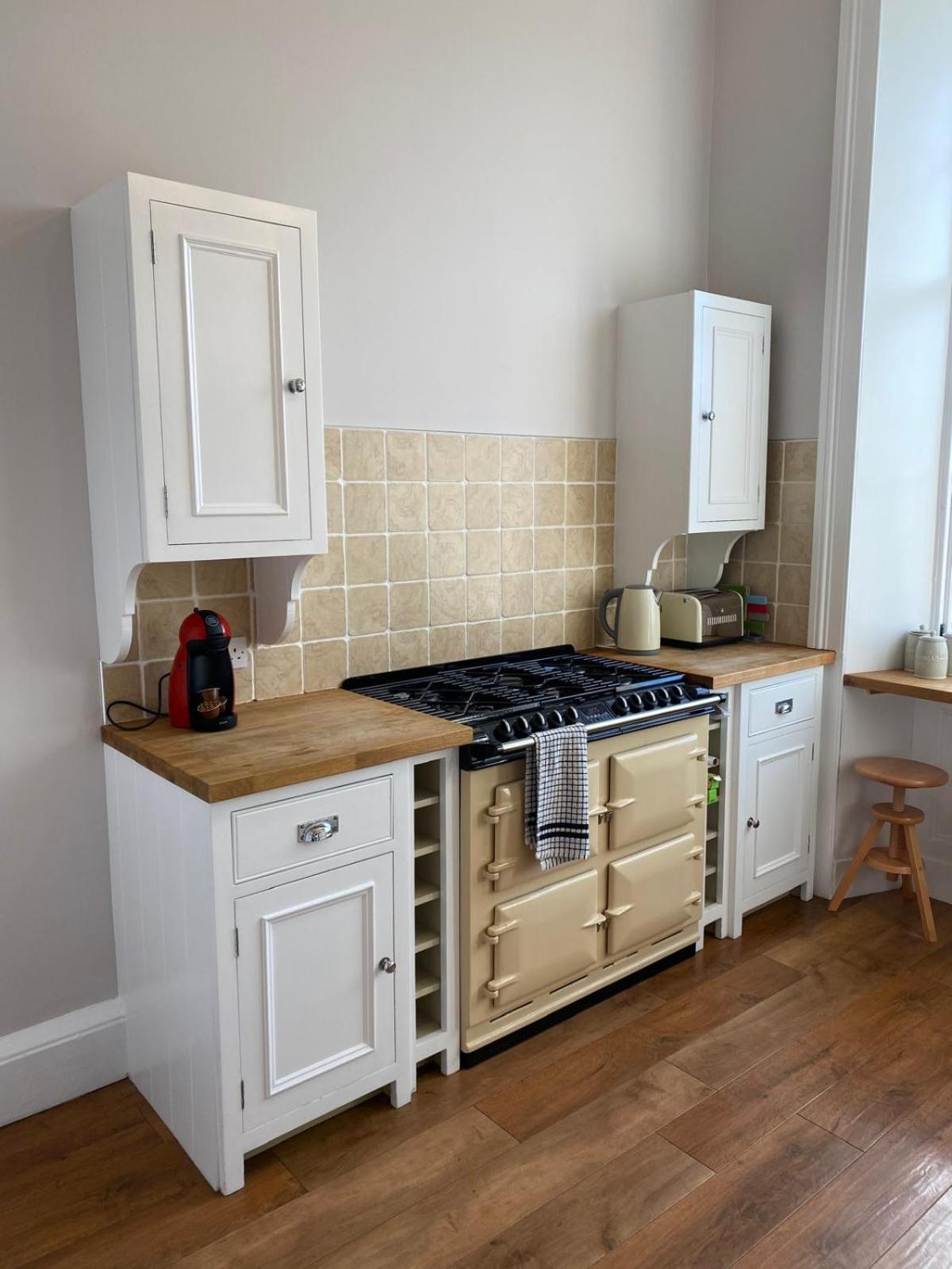 Beautiful & Bright 2 Bed Flat Murrayfield Edinburgh Exterior photo